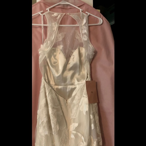 Willowby Prescott Wedding Gown - Picture 7 of 11